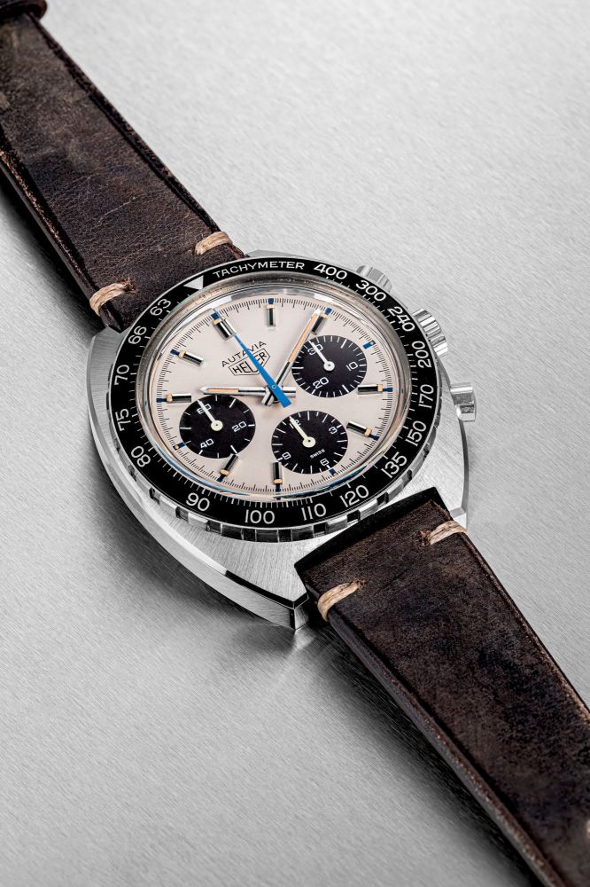 HEUER. A STAINLESS STEEL CHRONOGRAPH WRISTWATCH