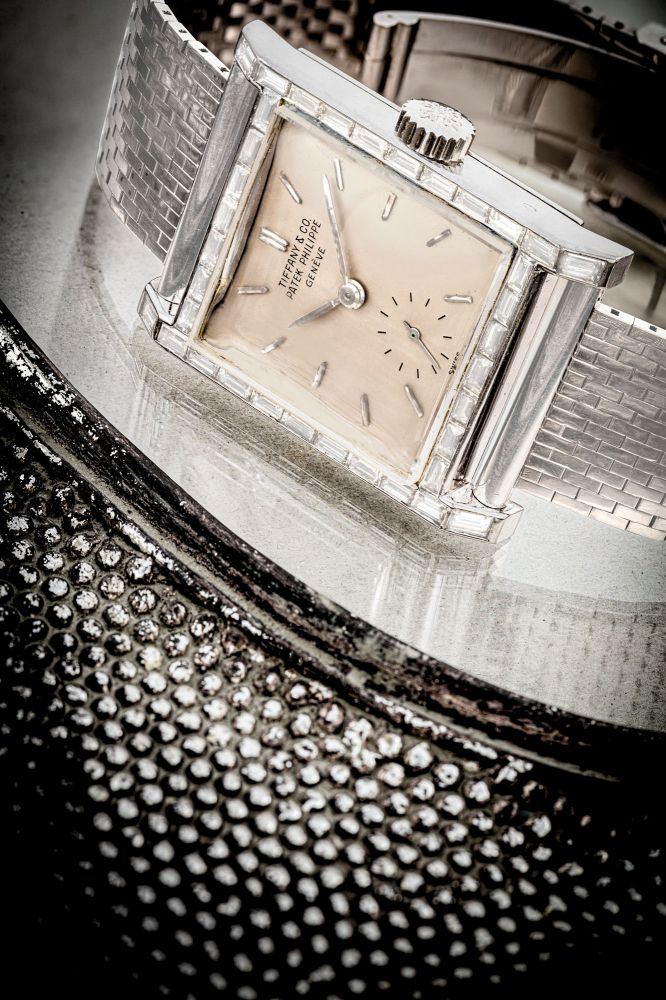 PATEK PHILIPPE. A SUPERB AND VERY RARE PLATINUM AND BAGUETTE-CUT DIAMOND-SET WRISTWATCH WITH DETACHABLE TIFFANY CO. BRACELET