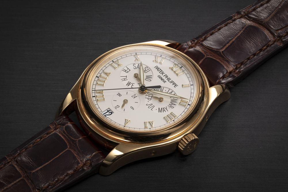 PATEK PHILIPPE, REF. 5035J, A GOLD AUTOMATIC ANNUAL CALENDAR WRISTWATCH - CASE