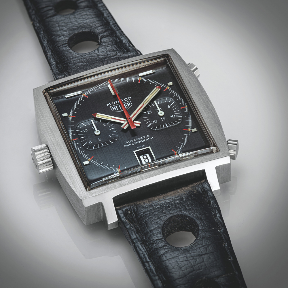 HEUER. A STAINLESS STEEL AUTOMATIC CHRONOGRAPH WRISTWATCH WITH DATE