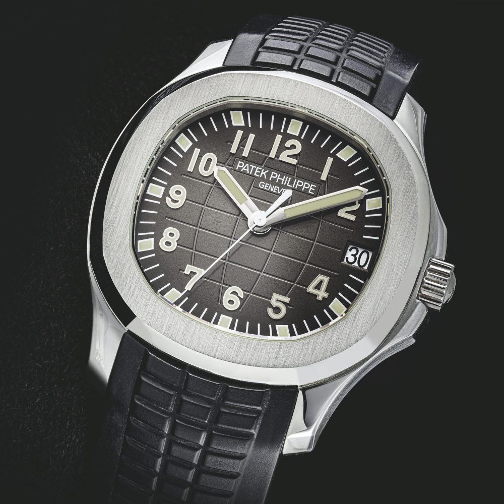 PATEK PHILIPPE. A STAINLESS STEEL AUTOMATIC WRISTWATCH WITH SWEEP CENTRE SECONDS AND DATE