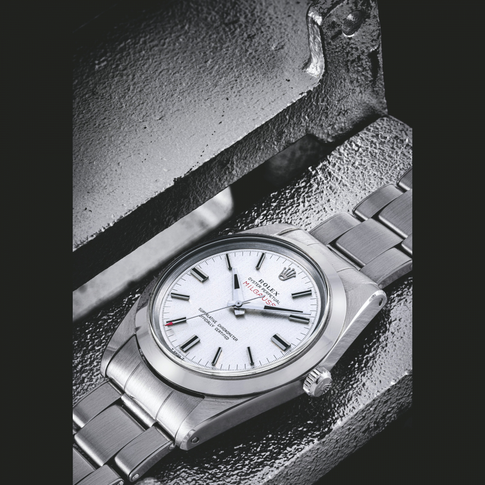ROLEX. A STAINLESS STEEL AUTOMATIC WRISTWATCH WITH SWEEP CENTRE SECONDS AND BRACELET