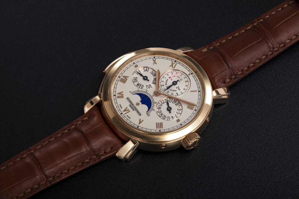 VACHERON CONSTANTIN, A GOLD MALTE PERPETUAL CALENDAR MINUTE REPEATER, REF. 30040 - CASE