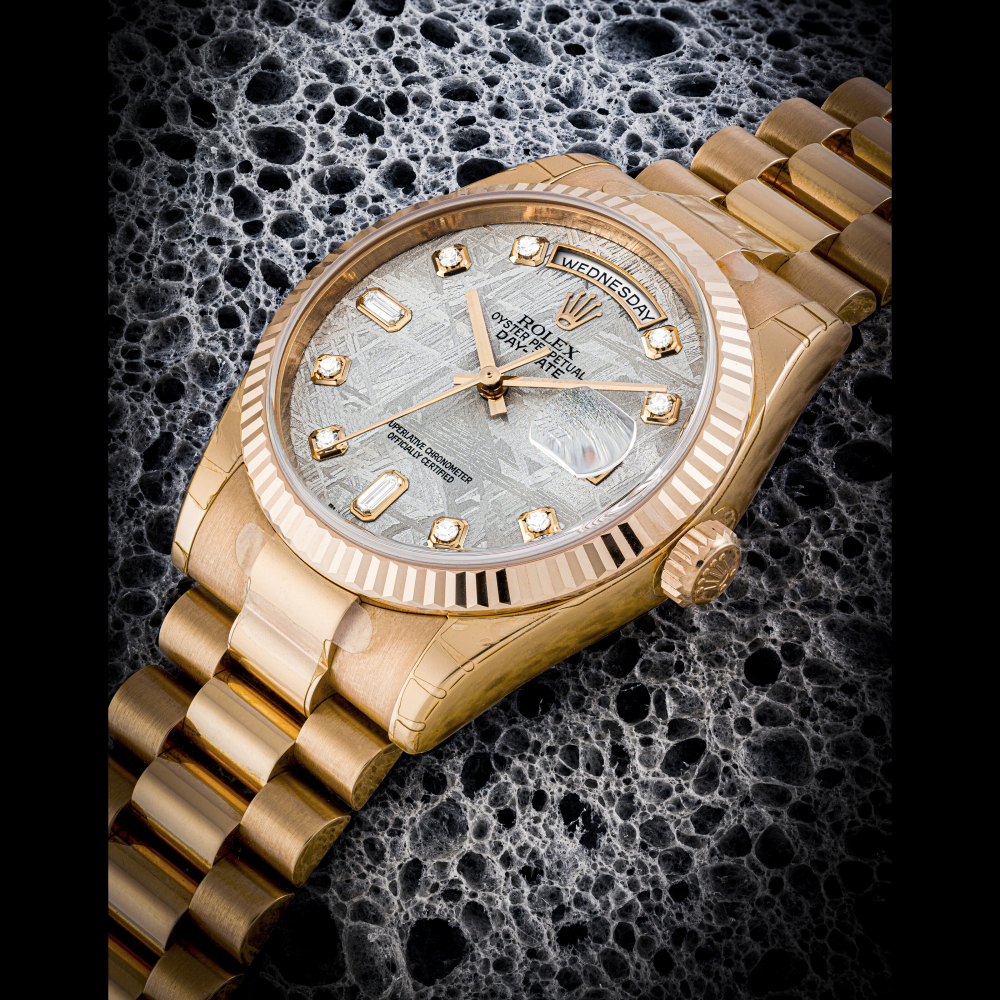 ROLEX. AN 18K PINK GOLD AND DIAMOND-SET AUTOMATIC WRISTWATCH WITH SWEEP CENTRE SECONDS, DAY, DATE, BRACELET AND METEORITE DIAL