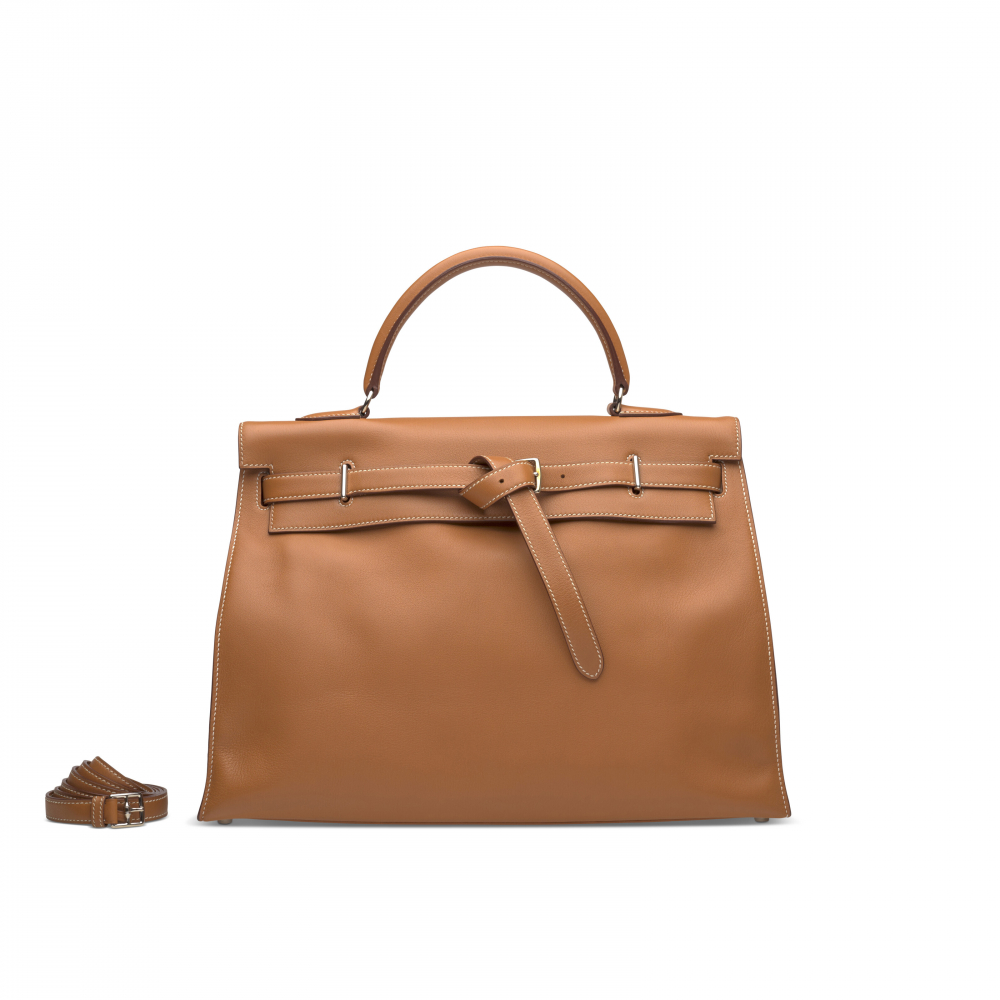 A GOLD SWIFT LEATHER KELLY FLAT 35 WITH PALLADIUM HARDWARE - HERMÈS