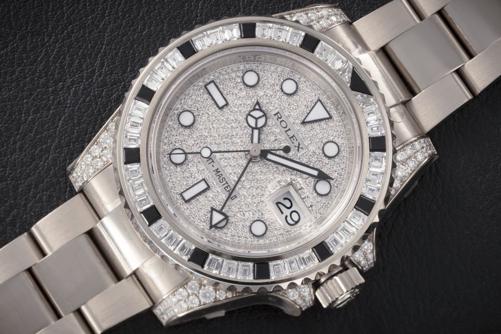 ROLEX, GMT-MASTER-II REF.116759SA, A GOLD AND DIAMOND-SET WRISTWATCH - CASE