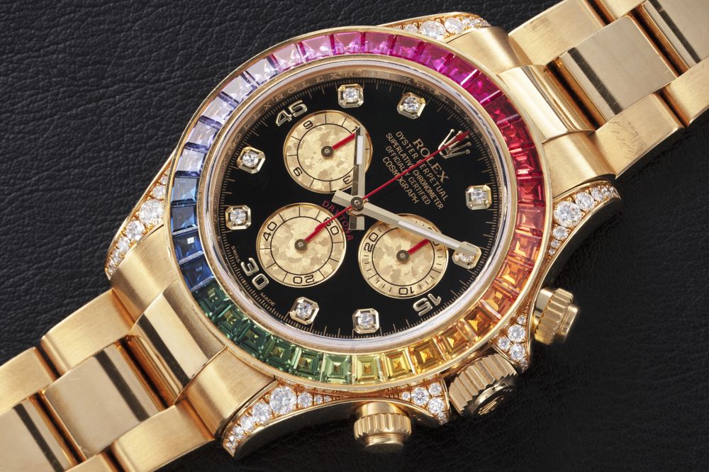 ROLEX, DAYTONA ‘RAINBOW’ REF. 116598RBOW, A GOLD, DIAMOND, AND MULTI-COLOURED SAPPHIRE-SET CHRONOGRAPH - CASE