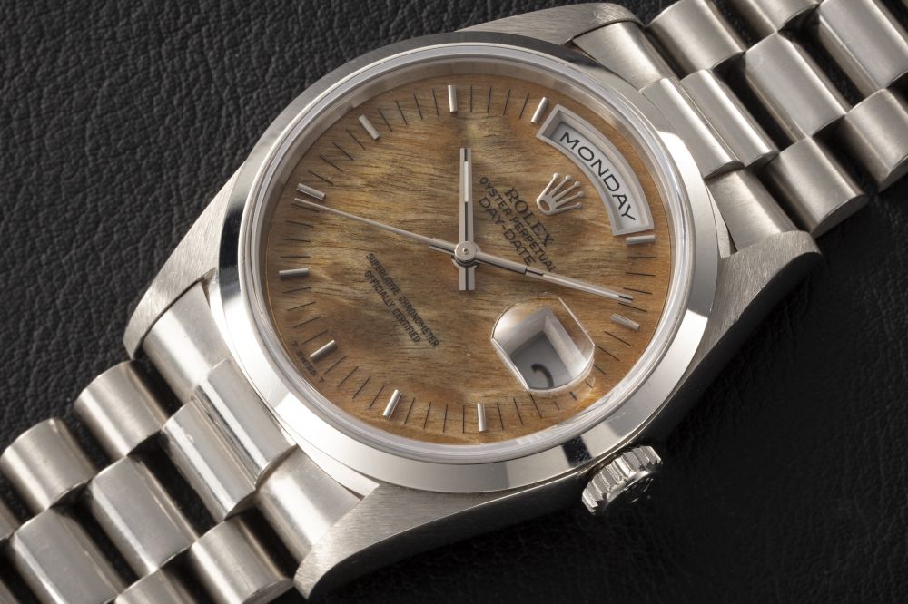 ROLEX, DAY-DATE REF. 18206, A PLATINUM AUTOMATIC WRISTWATCH WITH WOOD DIAL - CASE