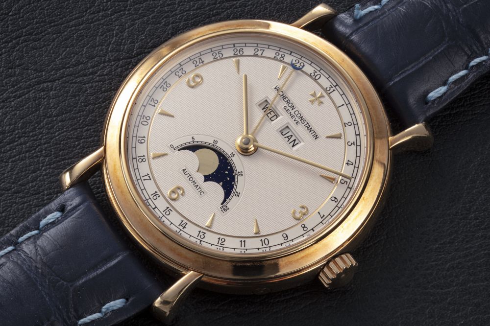 VACHERON CONSTANTIN, LES HISTORIQUES REF. 47050, A GOLD AUTOMATIC TRIPLE CALENDAR WRISTWATCH - CASE