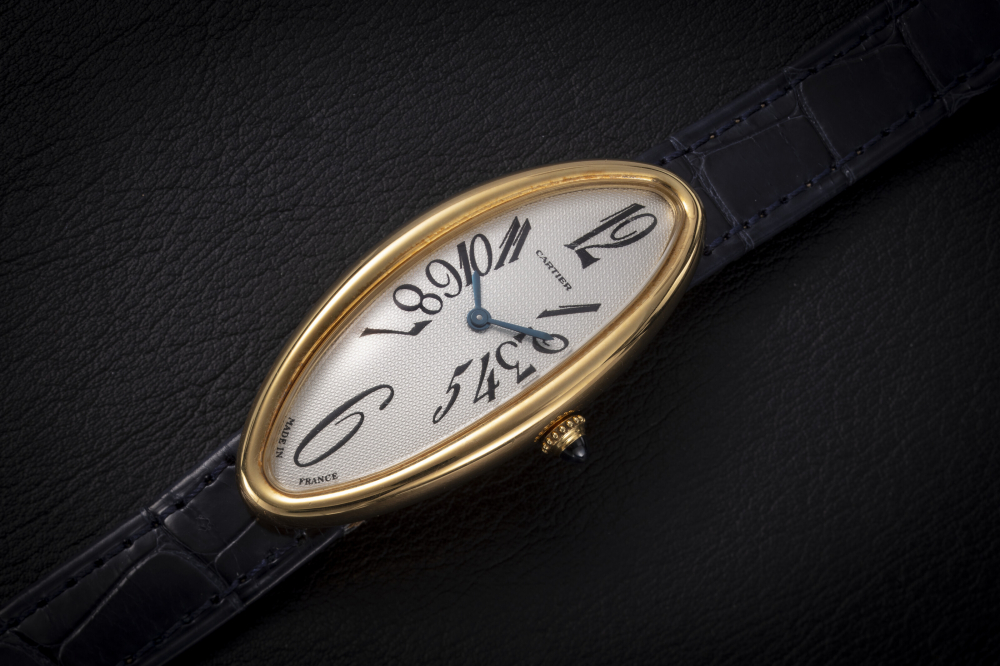 CARTIER, BAIGNOIRE ALLONGÉE REF. 2605, AN ATTRACTIVE YELLOW GOLD WRISTWATCH - CASE