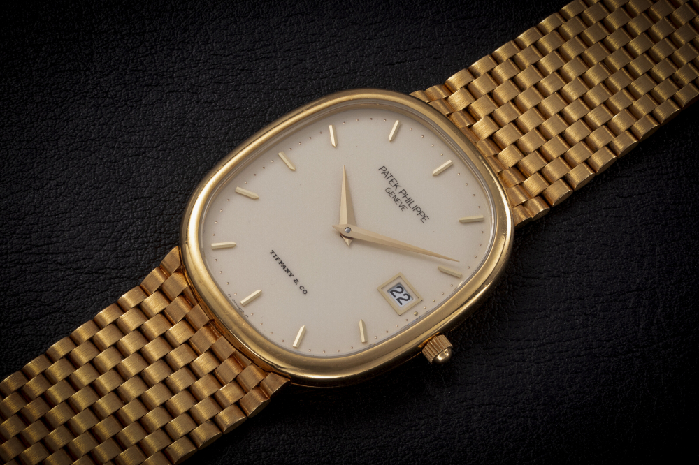 PATEK PHILIPPE, ELLIPSE ‘JUMBO’ REF. 3747/1, A GOLD QUARTZ WRISTWATCH RETAILED BY TIFFANY CO. - CASE