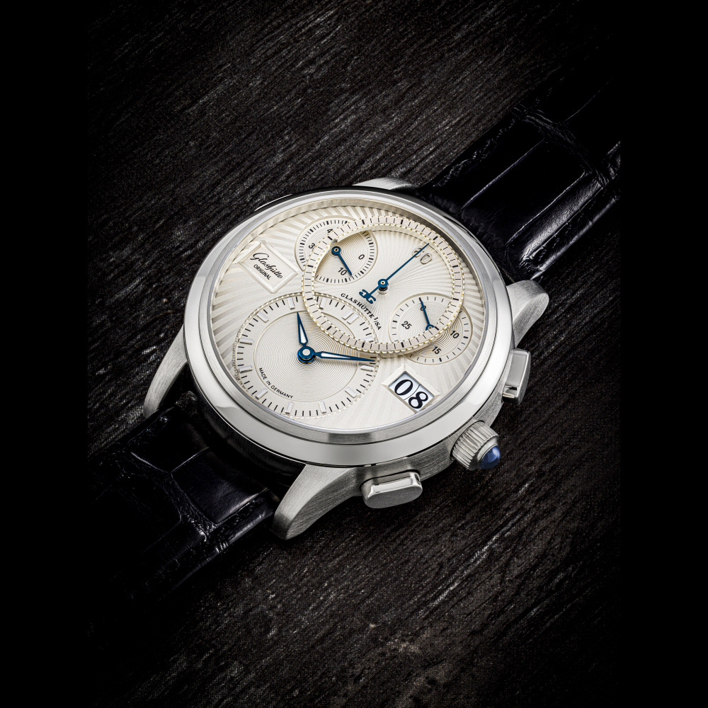 GLASHÜTTE ORIGINAL. A PLATINUM AUTOMATIC FLYBACK CHRONOGRAPH WRISTWATCH WITH DATE