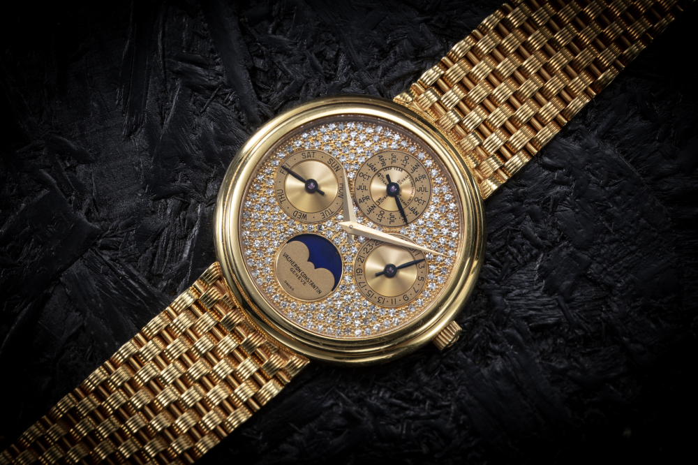 VACHERON CONSTANTIN, REF. 43031/3, A FINE GOLD AND DIAMOND-SET AUTOMATIC PERPETUAL CALENDAR WRISTWATCH