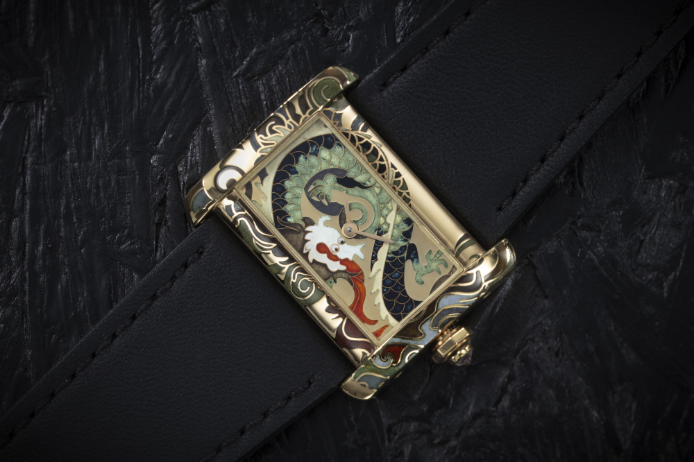CARTIER, TANK DIVAN REF. 2601, A RARE LIMITED EDITION GOLD AND CLOISONNE ENAMEL-DECORATED QUARTZ WRISTWATCH