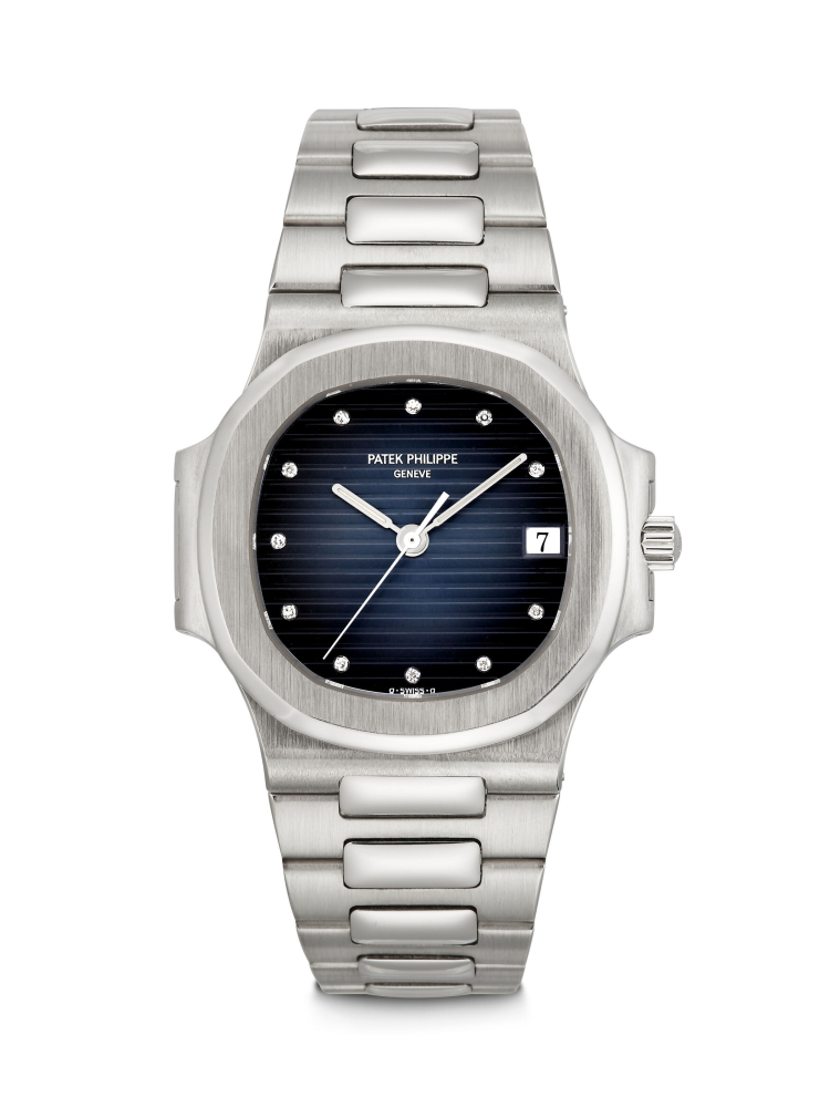 PATEK PHILIPPE. A VERY RARE AND ATTRACTIVE PLATINUM AND DIAMOND-SET AUTOMATIC WRISTWATCH WITH SWEEP CENTRE SECONDS, DATE AND BRACELET