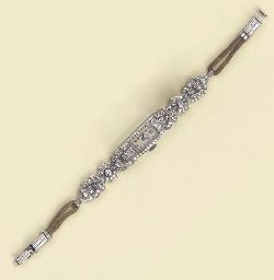 A LADY'S ART DECO DIAMOND WRISTWATCH