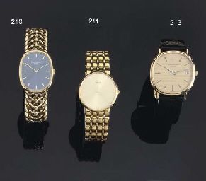 AN 18K GOLD AUTOMATIC CUSHION-SHAPE WRISTWATCH WITH DATE, BY PATEK PHILIPPE