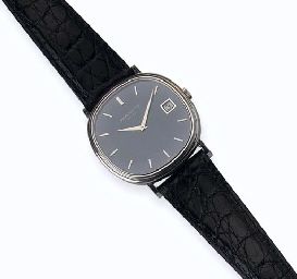 AN 18K WHITE GOLD AUTOMATIC CUSHION-SHAPE WRISTWATCH WITH DATE, BY PATEK PHILIPPE