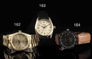 AN AUTOMATIC STAINLESS STEEL AND GOLD WRISTWATCH WITH SWEEP CENTRE SECONDS, BY ROLEX