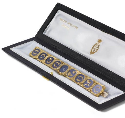 Patek Philippe. A rare and attractive 18K gold bracelet watch with gold chip decoration and box