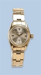A LADY'S 18K YELLOW GOLD AUTOMATIC WRISTWATCH, BY ROLEX