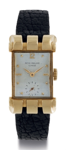 PATEK PHILIPPE. A FINE AND RARE 18K GOLD WRISTWATCH WITH FANCY LUGS
