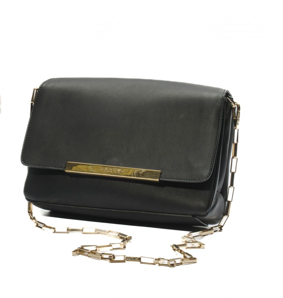 77. LANCEL,Sac à rabat, cuir noir, anse... - Lot 77 - Cornette de Saint Cyr maison de ventes