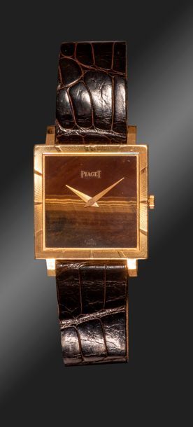 222. PIAGET.,Montre carrée réf. 927, boîte…