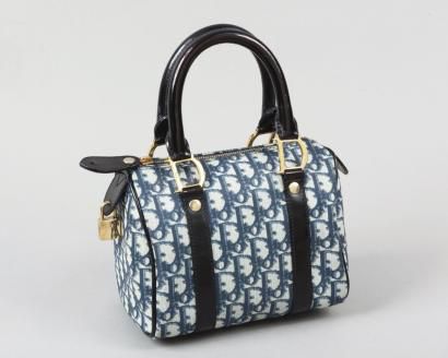 CHRISTIAN DIOR