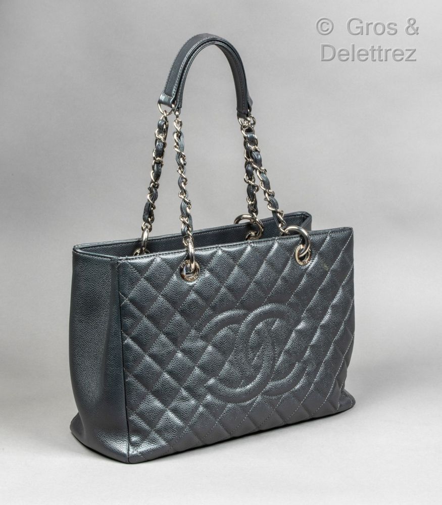 CHANEL par Karl Lagerfeld,Circa 2013,Sac... - Lot 318 - Gros Delettrez