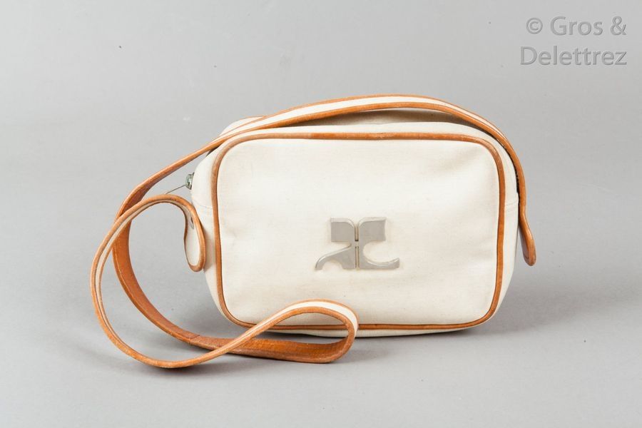 COURREGES