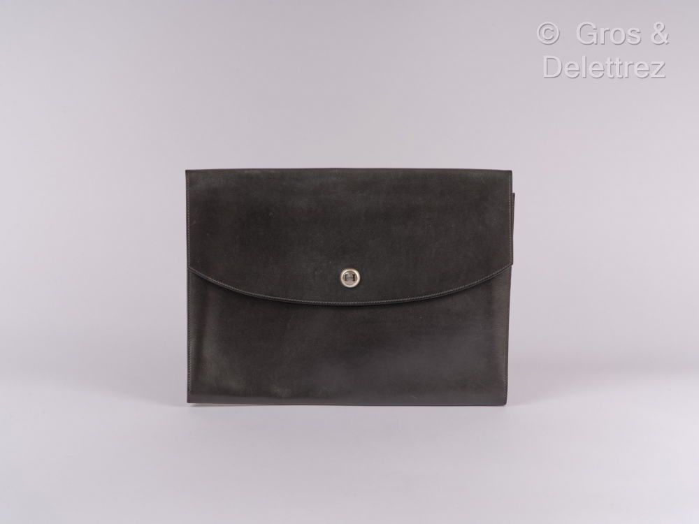 HERMES Paris made in France - Pochette "Rio"... - Lot 417 - Gros Delettrez
