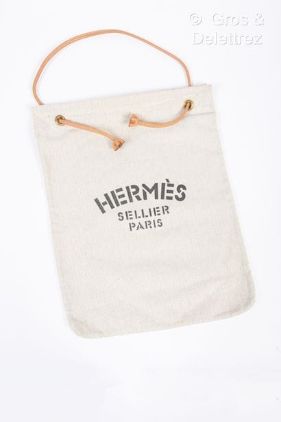 HERMES Paris made in France - Sac "Aline" 34cm en toile chev - Lot 32