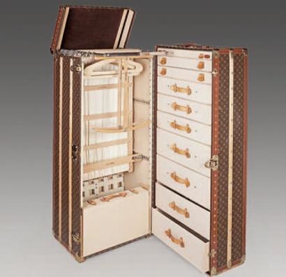 Louis VUITTON Avenue Marceau N°918239
