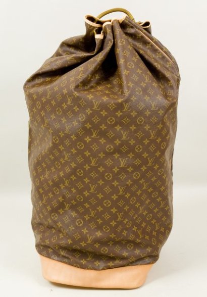 *Louis VUITTON