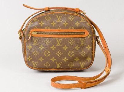 *Louis VUITTON