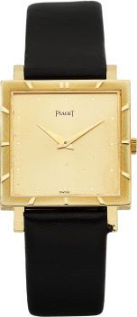 Piaget Ref. 927 Gent's 18k Gold Wristwatch....
