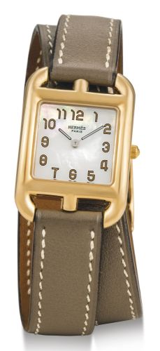 Hermès.A LADY'S YELLOW GOLD RECTANGULAR WRISTWATCH WITH MOTHER-OF-PEARL DIAL CAPE COD CIRCA 2012.A LADY'S YELLOW GOLD RECTANGULAR WRISTWATCH WITH MOTHER-OF-PEARL DIAL CAPE COD CIRCA 2012