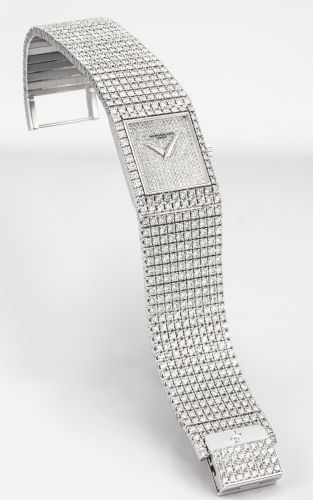 Vacheron Constantin.A VERY FINE WHITE GOLD AND FULL DIAMOND-SET RECTANGULAR BRACELET WATCH REF 39547/981 CASE 615258 CIRCA 1990.A VERY FINE WHITE GOLD AND FULL DIAMOND-SET RECTANGULAR BRACELET WATCH REF 39547/981 CASE 615258 CIRCA 1990