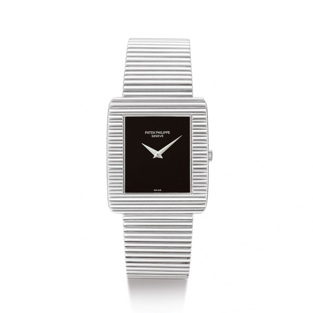 PATEK PHILIPPE | REFERENCE 3733/1 A WHITE GOLD BRACELET WATCH WITH ONYX DIAL, MADE IN 1977  | 百達翡麗 | 型號3733/1 白金鏈帶腕錶，備瑪瑙錶盤，機芯編號1324829，錶殼編號2767103，1977年製