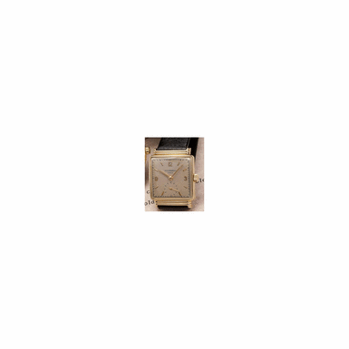A RARE AND FINE GOLD SQUARE WRISTWATCH WITH STEPPED LUGS, PATEK PHILIPPE CO., GEN