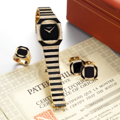 PATEK PHILIPPE - A YELLOW GOLD, ONYX AND DIAMOND-SET OCTAGONAL WRISTWATCH WITH MATCHING CUFFLINKS AND RING CIRCA 1979 REF 3642/002 MVT 1227021 CASE 2767834