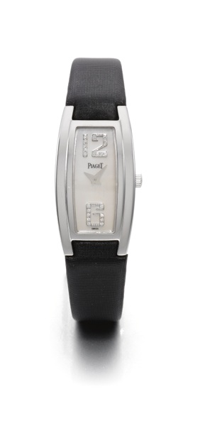 PIAGET - A LADY'S 18K WHITE GOLD TONNEAU WRISTWATCH WITH MOTHER-OF-PEARL DIAL CIRCA 2009 LIMELIGHT REF P10100