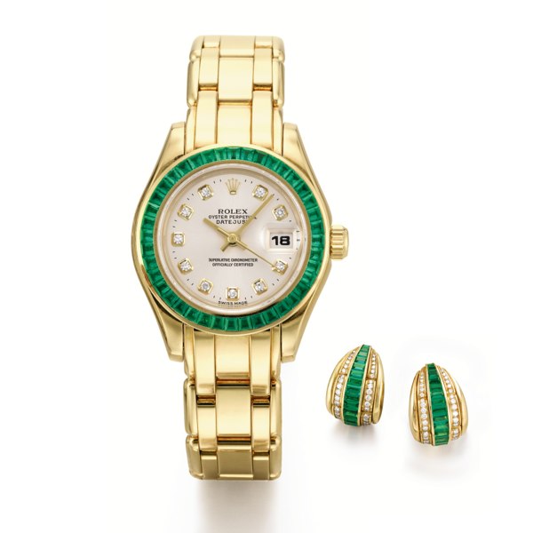 Rolex A SET OF LADY'S YELLOW GOLD, EMERALD AND DIAMOND-SET WRISTWATCH WITH BRACELET AND A PAIR OF MATCHING EAR CLIPS CIRCA 1997 REF 69308 CASE W509893 DATEJUST PEARLMASTER