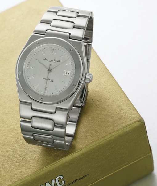 International Watch Co. A STAINLESS STEEL AUTOMATIC CENTRE SECONDS WRISTWATCH WITH DATE AND BRACELET REF 1832 CASE 2274504 INGENIEUR SL 'JUMBO' CIRCA 1981