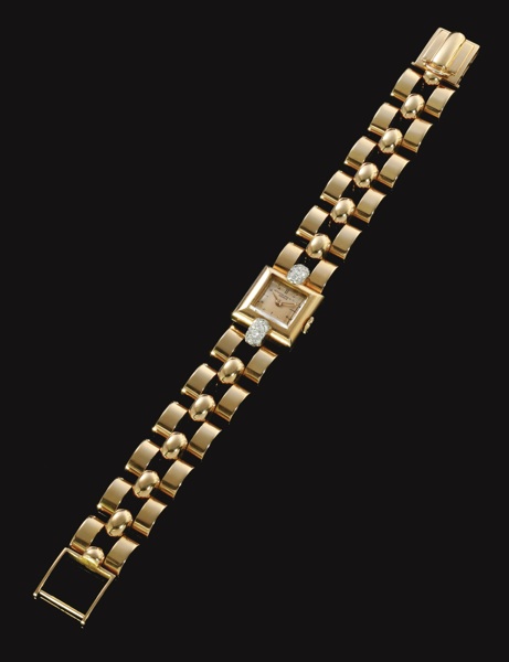 Patek Philippe Co AN ELEGANT LADY'S 18K PINK GOLD AND DIAMOND-SET SQUARE BRACELET WATCH REF 1124/3 MVT 865746 CASE 508712 MADE IN 1943