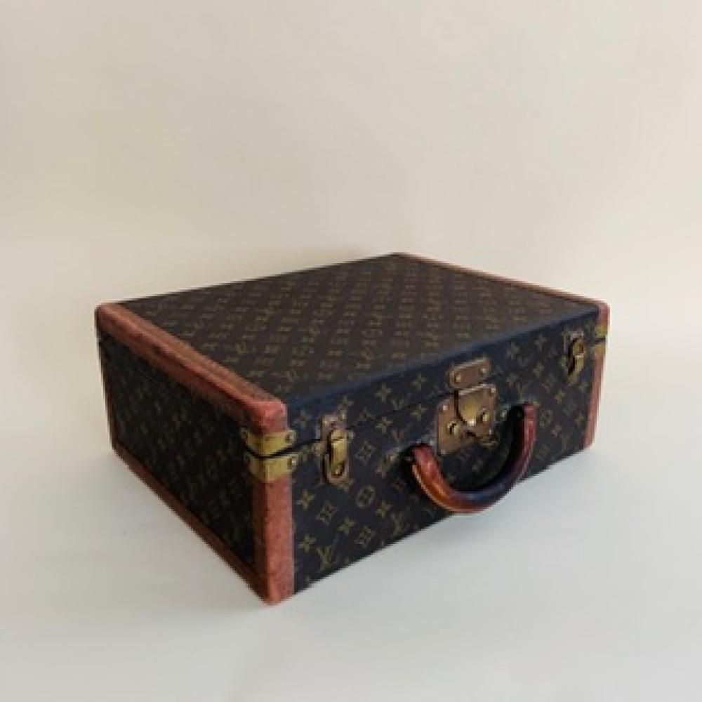LOUIS VUITTON Super Président suitcase in monogram canvas